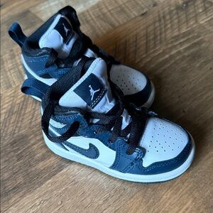 Nike Air Jordan Retro 1 (5C)